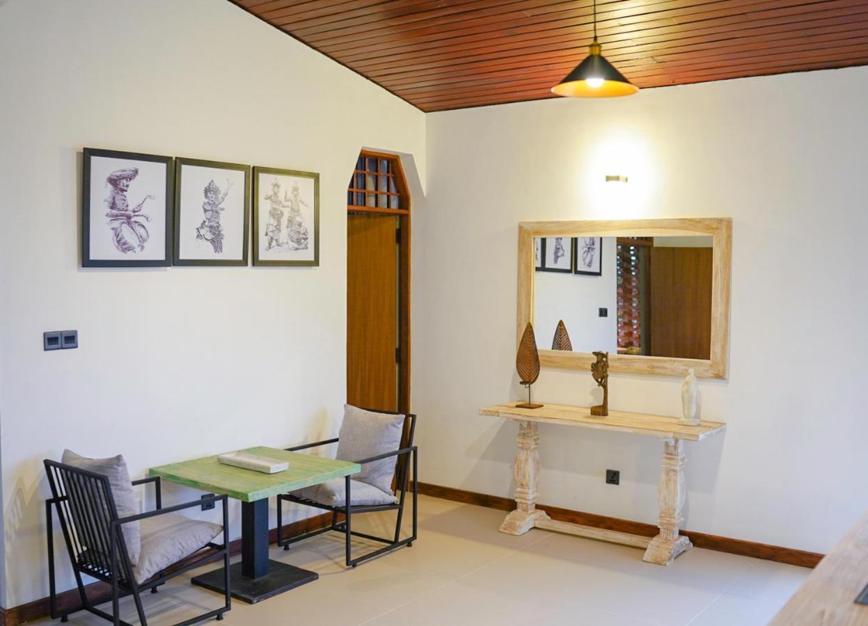 Chariot Square Hotel Kandy Exterior photo